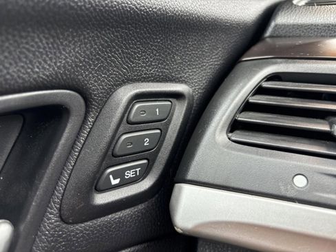 Used 2015 Honda Crosstour EX-L image 22