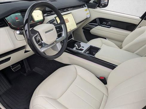 New 2026 Land Rover Range Rover Long Wheelbase SE image 3