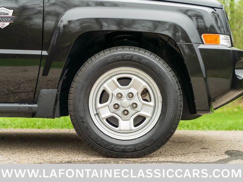 Used 2009 Jeep Patriot Sport FWD image 16