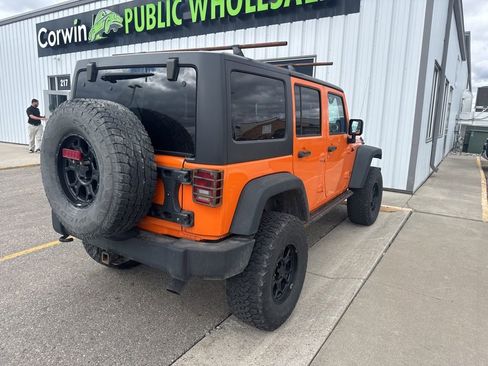 Used 2012 Jeep Wrangler Unlimited Rubicon w/ Connectivity Group AWD/4WD image 3