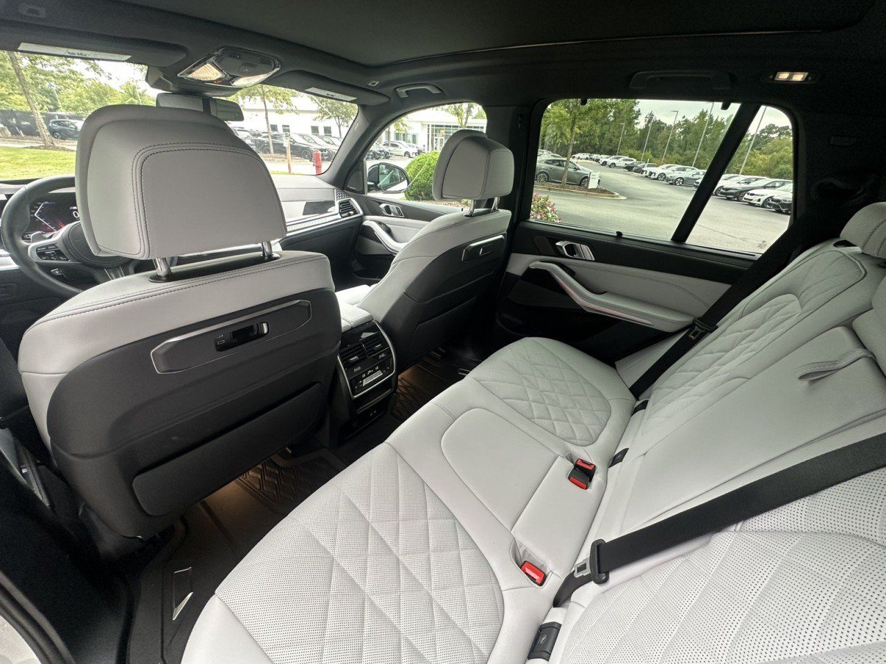 Used 2026 BMW X5 xDrive50e w/ M Sport Package AWD/4WD image 40