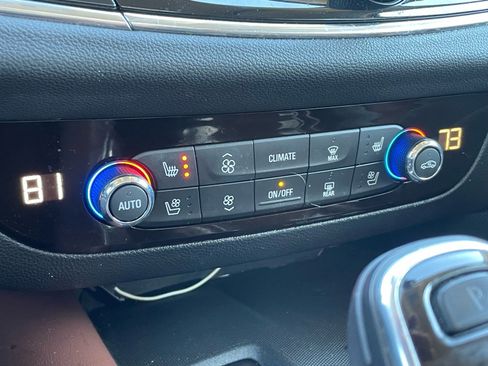 Used 2018 Buick Enclave Avenir w/ Avenir Technology Package image 14