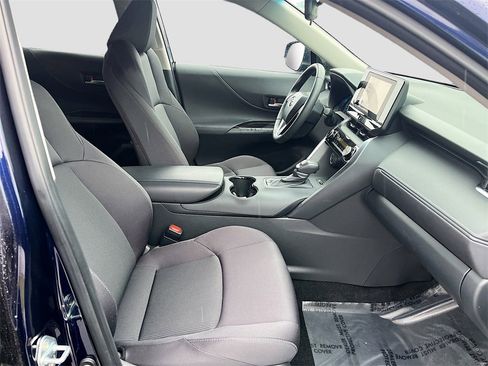 Used 2024 Toyota Venza LE image 26
