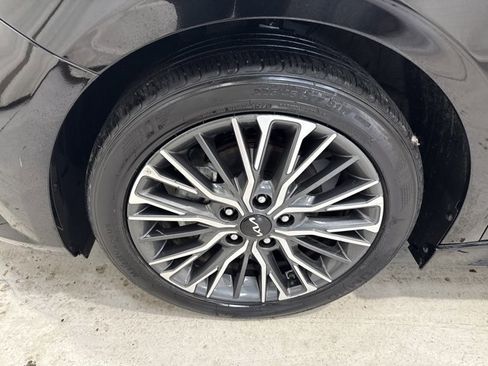 Certified 2024 Kia Forte GT-Line w/ GT-Line Premium Package FWD image 32