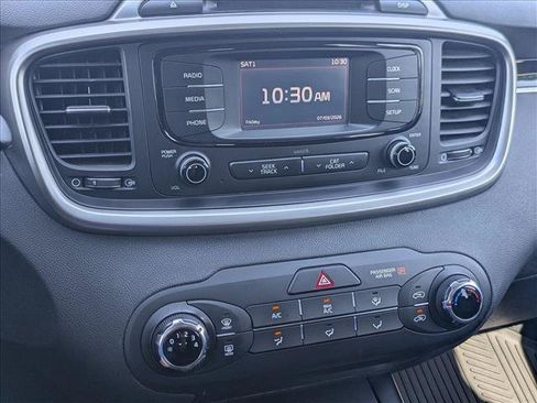 Used 2018 Kia Sorento L FWD image 15