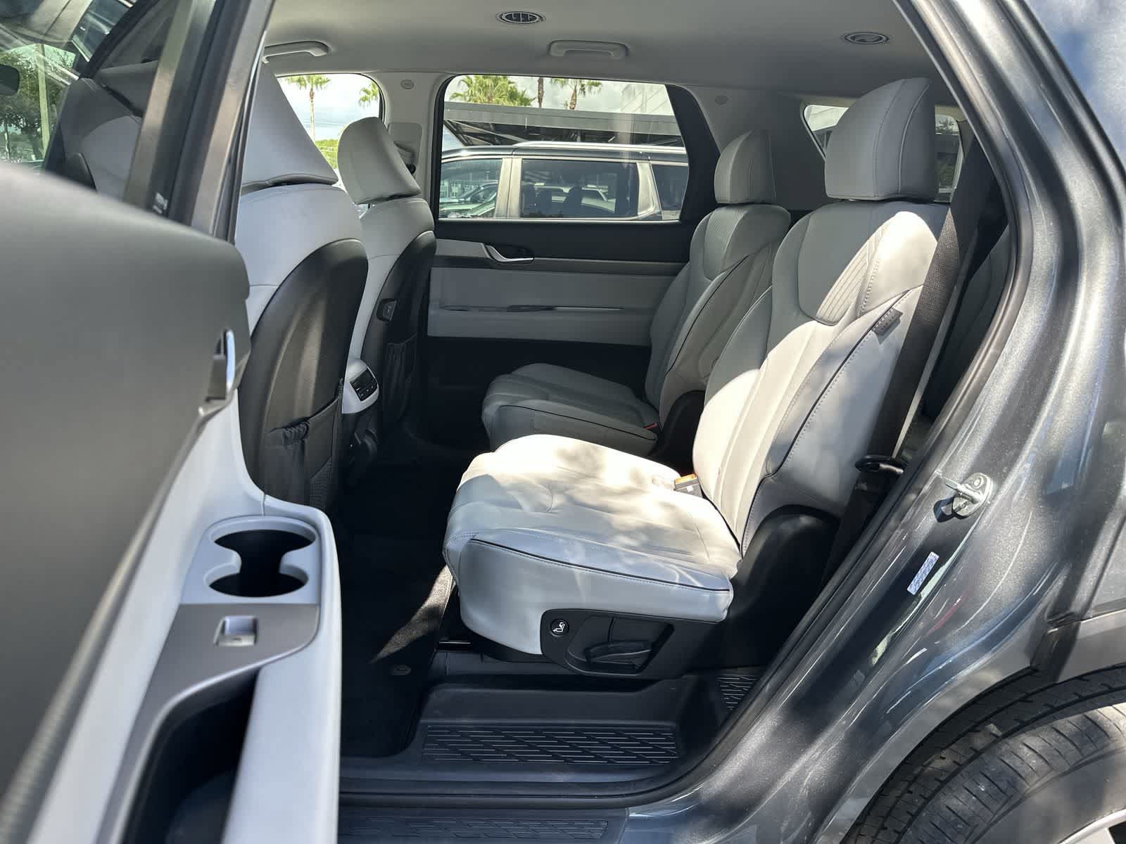 Used 2024 Hyundai Palisade SEL FWD image 4