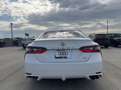 Used 2023 Toyota Camry SE FWD image 4