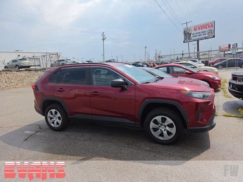 Used 2021 Toyota RAV4 LE FWD image 2