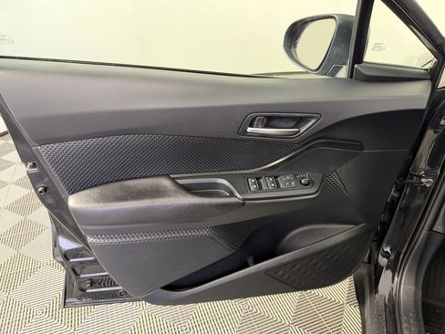 Used 2018 Toyota C-HR XLE FWD image 23