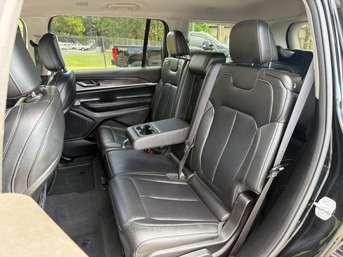 Used 2023 Jeep Grand Cherokee L Limited AWD/4WD image 20