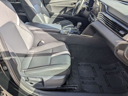 Used 2025 Toyota Camry SE image 31