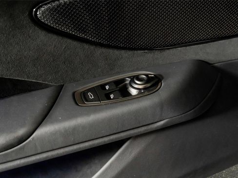 Used 2025 Aston Martin V8 Vantage Coupe RWD image 41