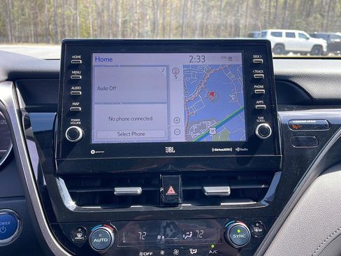 Used 2024 Toyota Camry XLE w/ Navigation Package image 17