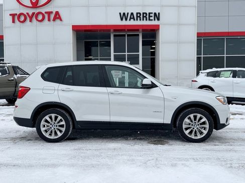 Used 2017 BMW X3 xDrive28i image 3