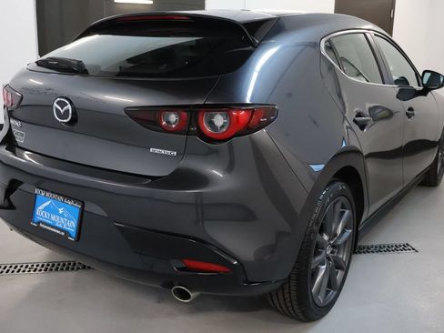 Used 2022 MAZDA MAZDA3 s FWD image 7