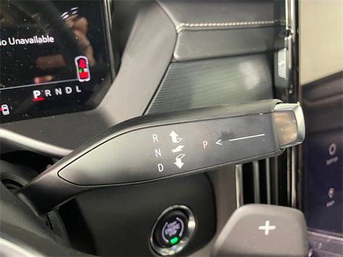 New 2026 GMC Acadia Elevation image 9