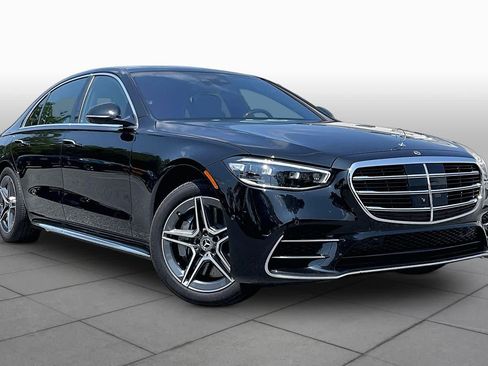 Used 2025 Mercedes-Benz S 580 4MATIC Sedan image 2