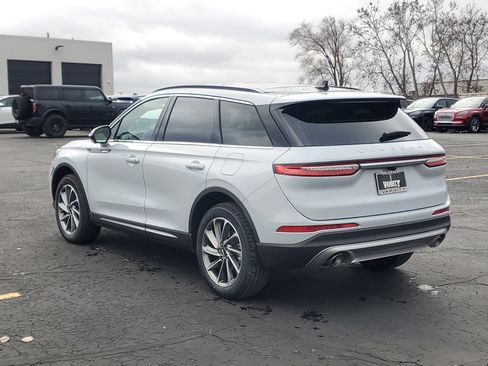 New 2026 Lincoln Corsair Premiere image 3