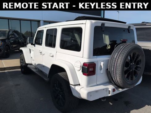 Used 2021 Jeep Wrangler Unlimited Sahara image 6