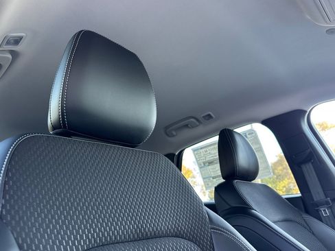 New 2025 Ford Escape SE image 16