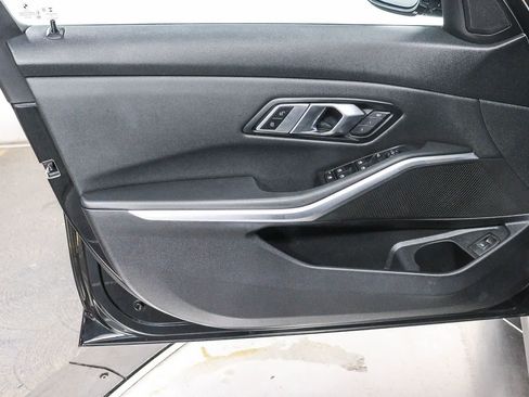 Used 2019 BMW 330i Sedan w/ Convenience Package RWD image 22