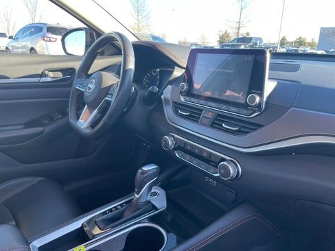 Used 2024 Nissan Altima 2.5 SR image 31