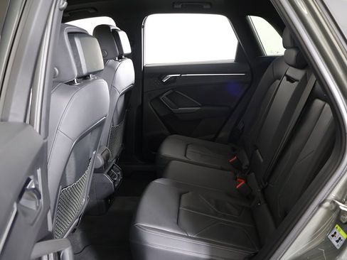 Used 2020 Audi Q3 2.0T Premium Plus w/ Premium Plus Package image 38