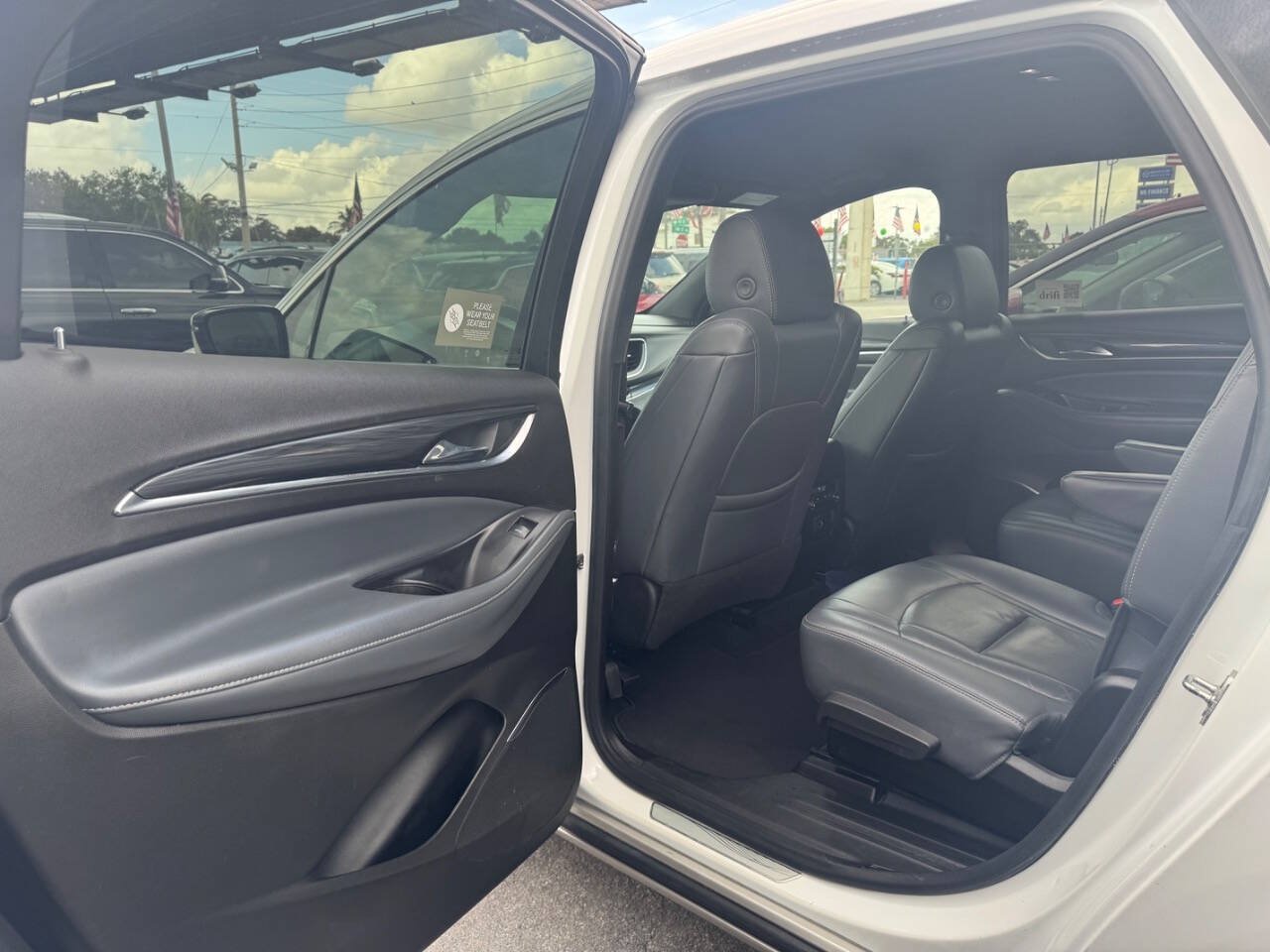 Used 2022 Buick Enclave Essence FWD image 11