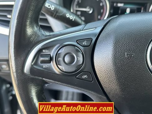 Used 2019 Buick Enclave Essence AWD/4WD image 30