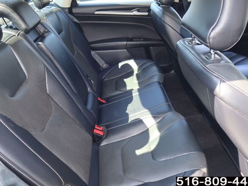 Used 2019 Ford Fusion Energi Titanium FWD image 27