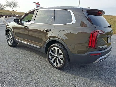 Used 2022 Kia Telluride EX w/ EX Premium Package image 7