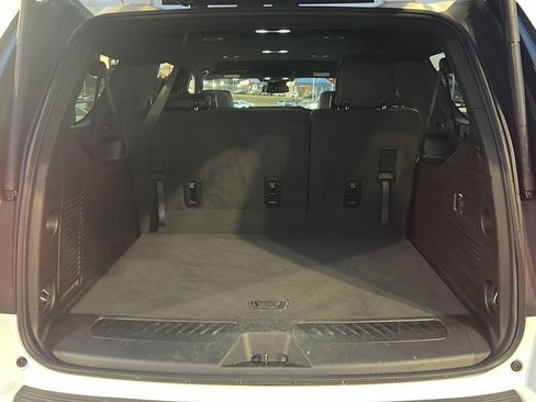 Used 2024 Chevrolet Suburban LT image 37