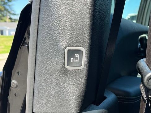 New 2026 Chrysler Pacifica Select image 7