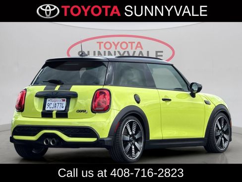 Used 2023 MINI Cooper S w/ Driver Assistance Package FWD image 3