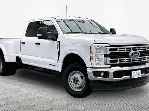 Certified 2025 Ford F350 XLT w/ FX4 Off-Road Package AWD/4WD image 12