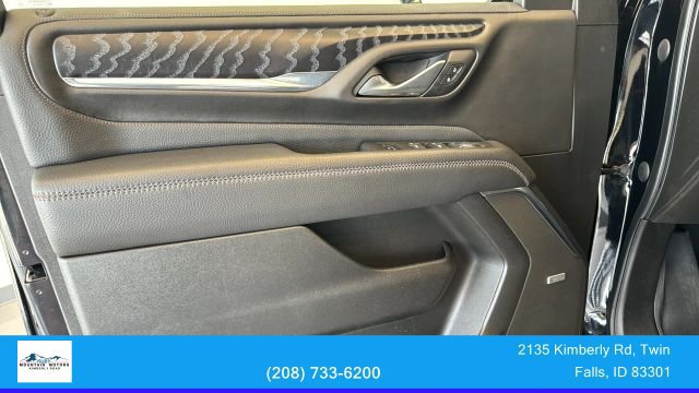 Used 2023 GMC Yukon XL Denali w/ Denali Reserve Package AWD/4WD image 10