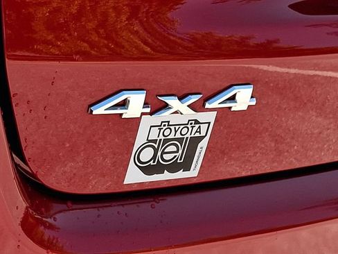 Used 2024 Jeep Compass Latitude AWD/4WD image 29