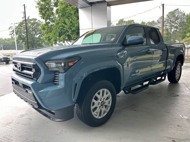Used 2026 Toyota Tacoma SR5 AWD/4WD image 7