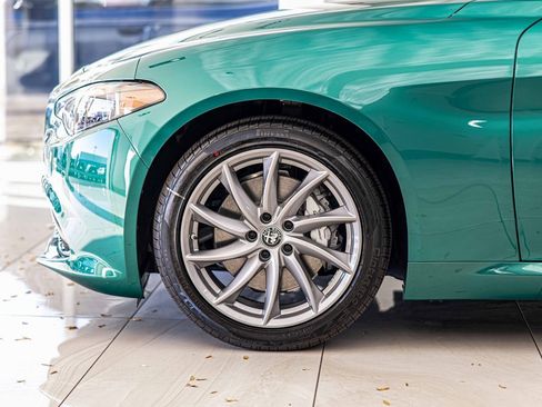 New 2025 Alfa Romeo Giulia AWD image 8