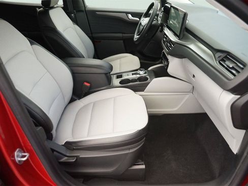 Used 2024 Ford Escape SE FWD image 18