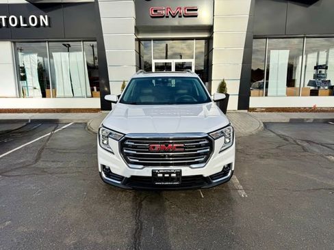 Used 2022 GMC Terrain SLT w/ Infotainment Package II image 6