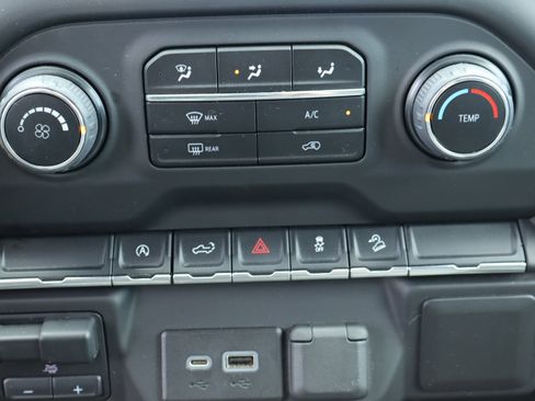 Used 2021 Chevrolet Silverado 1500 Custom Trail Boss w/ Safety Confidence Package AWD/4WD image 38