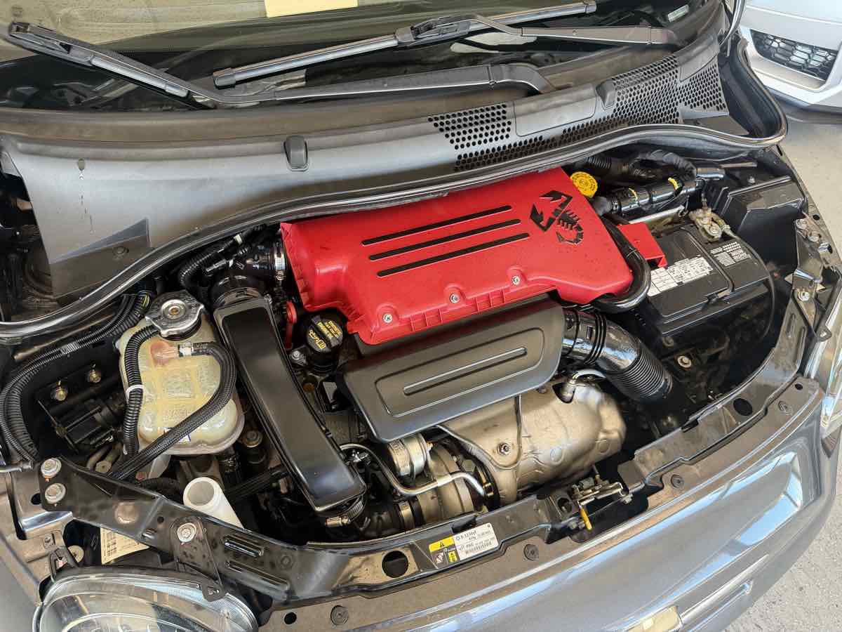 Used 2015 FIAT 500 Abarth FWD image 27