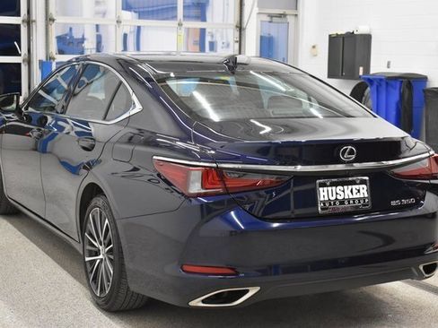 Used 2024 Lexus ES 350 image 10