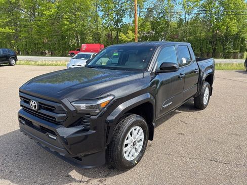 Certified 2026 Toyota Tacoma SR5 AWD/4WD image 2