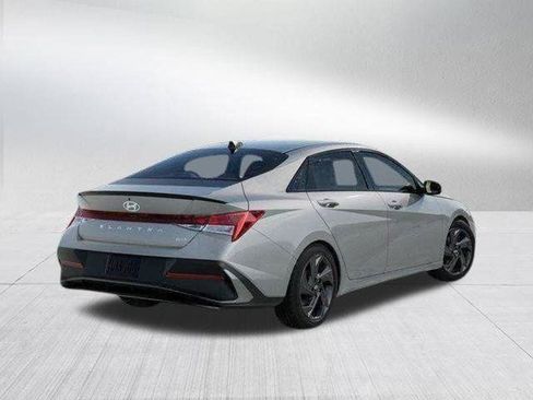 New 2026 Hyundai Elantra SEL FWD image 4
