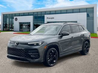 New 2026 Volkswagen Tiguan SE R-Line FWD video 1