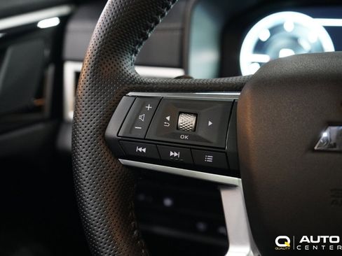 Used 2025 Mitsubishi Outlander SE image 18