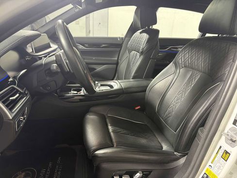 Used 2022 BMW 740i xDrive w/ M Sport Package AWD/4WD image 11