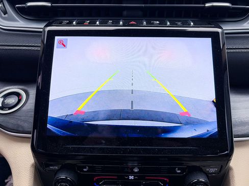 Used 2021 Jeep Grand Cherokee L Limited image 7